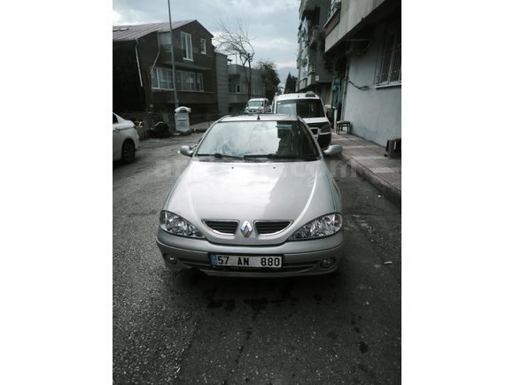 Sahibinden Renault Megane 1.6 Coupe rxt2000 Model