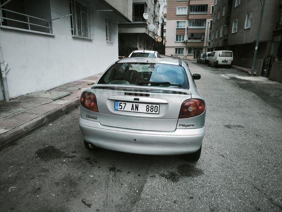 Sahibinden Renault Megane 1.6 Coupe rxt2000 Model