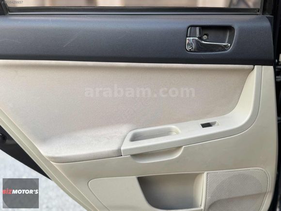 2.SAHİBİNDEN LANCER 2011 MODEL 1.5 İNVİTE 198 BİN KM OTOMATİK