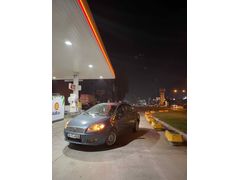 Sahibinden Fiat Linea 1.3 Multijet Active Plus 2010 Model  290.000 km Mavi (metalik) motoruda herhangi bir sıkıntısı yoktur ufak tefek masrafı var dır