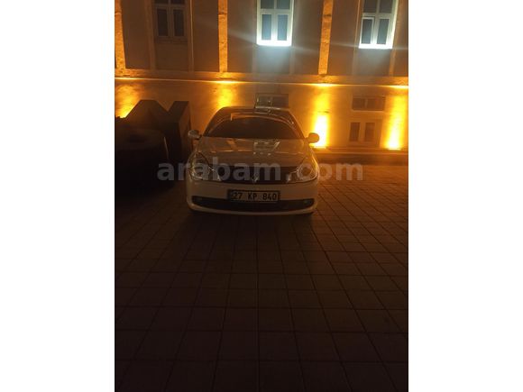 Sahibinden Renault Symbol 1.5 dCi Expression 2010 Model  282.000 km Beyaz
