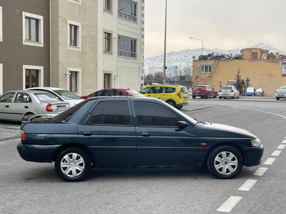 Sahibinden Ford Escort 1.6 CLX 1995 Model
