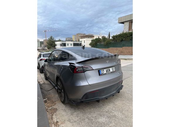 Sahibinden Tesla Model Y Performance 2023 Model 