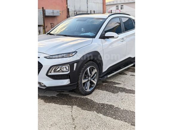 HYUNDAİ KONA Sahibinden Hyundai Kona 1.6 CRDI Smart 2020 Model  95.000 km Beyaz