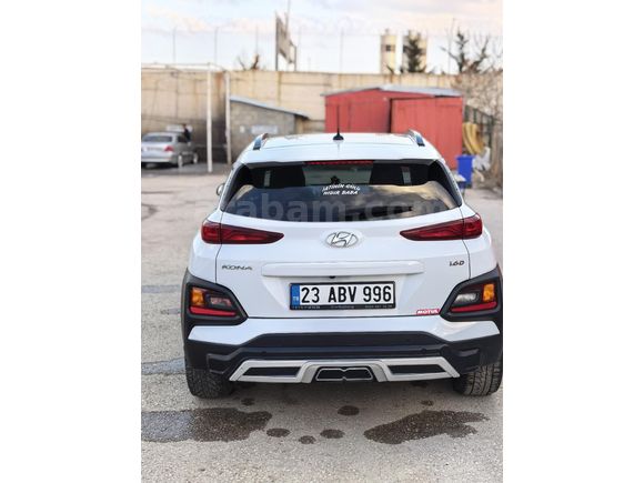 HYUNDAİ KONA Sahibinden Hyundai Kona 1.6 CRDI Smart 2020 Model  95.000 km Beyaz