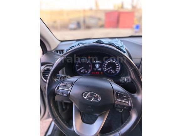 HYUNDAİ KONA Sahibinden Hyundai Kona 1.6 CRDI Smart 2020 Model  95.000 km Beyaz
