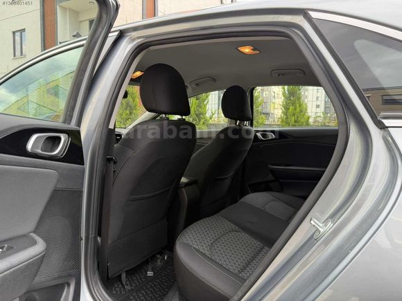 Yetkili Servis Bakımlı-2020 Kia Cee'd-Dizel Otomatik-116.000 KM