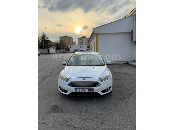 Sahibinden Ford Focus 1.6 TDCi Trend X 2016 Model  208.000 km Beyaz