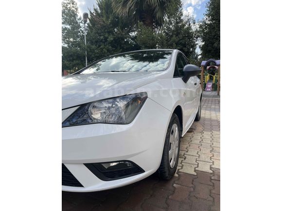 Sahibinden Seat Ibiza 1.4 Reference 2014 Model  153.000 km Beyaz
