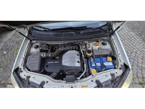 Sahibinden Chevrolet Captiva 2.0 D LT Sport 2011 Model  124.337 km Beyaz