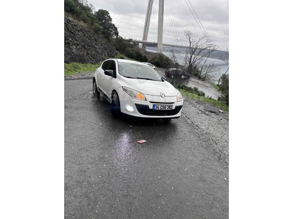 Sahibinden Renault Megane 1.5 dCi extreme  2012 Model  330.000 km Beyaz