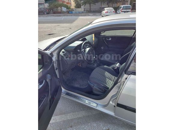 Sahibinden Renault Megane 1.4 Authentique 2009 Model 