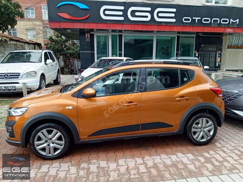 Galeriden Dacia Sandero 1.0 TCe Prestige 2022 Model İstanbul 158.000 km Turuncu