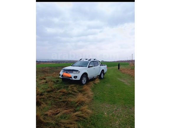 Sahibinden Mitsubishi L 200 4x4 Intense 2014 Model temiz