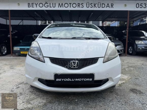 BEYOĞLU MOTORS ÜSKÜDAR'DAN OTOMATİK HONDA JAZZ AİLE ARACI...