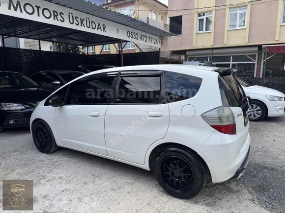 BEYOĞLU MOTORS ÜSKÜDAR'DAN OTOMATİK HONDA JAZZ AİLE ARACI...