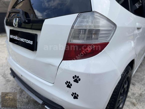 BEYOĞLU MOTORS ÜSKÜDAR'DAN OTOMATİK HONDA JAZZ AİLE ARACI...
