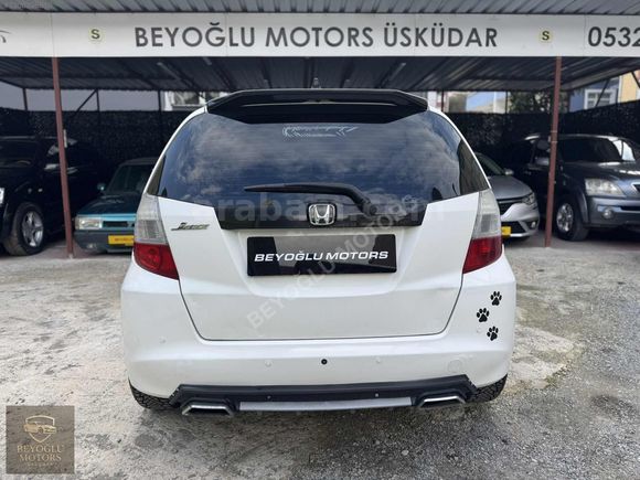 BEYOĞLU MOTORS ÜSKÜDAR'DAN OTOMATİK HONDA JAZZ AİLE ARACI...