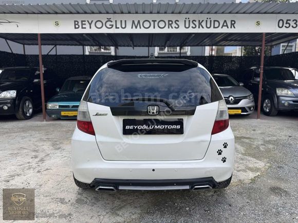 BEYOĞLU MOTORS ÜSKÜDAR'DAN OTOMATİK HONDA JAZZ AİLE ARACI...