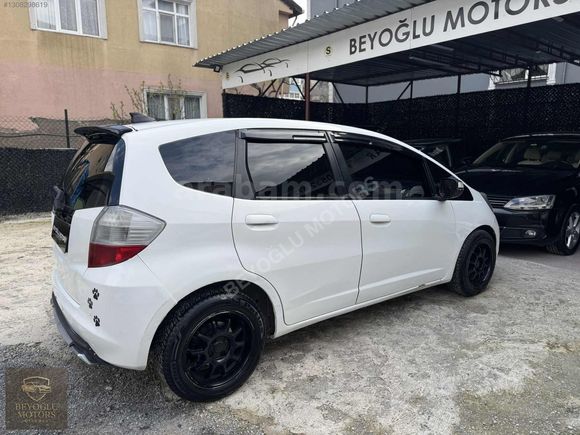 BEYOĞLU MOTORS ÜSKÜDAR'DAN OTOMATİK HONDA JAZZ AİLE ARACI...