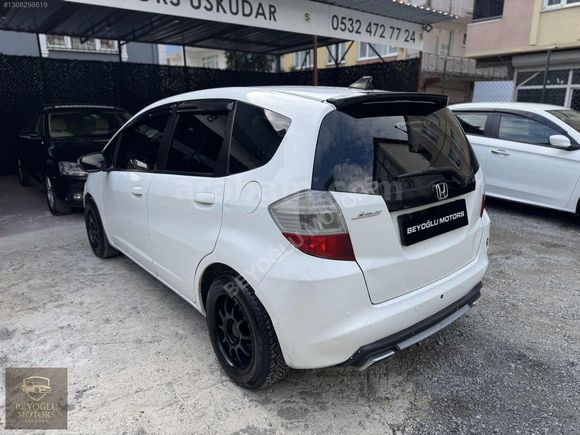 BEYOĞLU MOTORS ÜSKÜDAR'DAN OTOMATİK HONDA JAZZ AİLE ARACI...