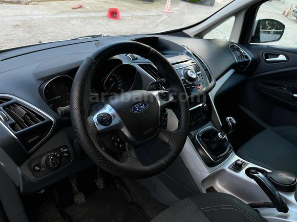 YAĞIZ LÜKEL'DEN CAM TAVANLI C-MAX