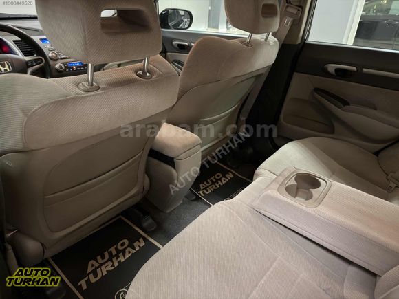 2009 - MAKYAJLI - 111.000 KM - İLK EL - KAZASIZ - ELEGANCE