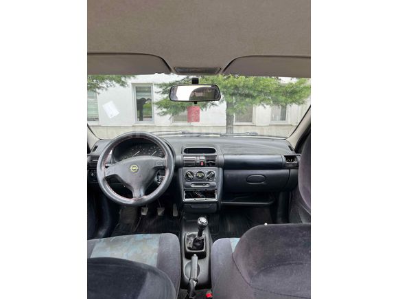 Galeriden Opel Corsa 1.4 100.Yıl 2000 Model Kütahya