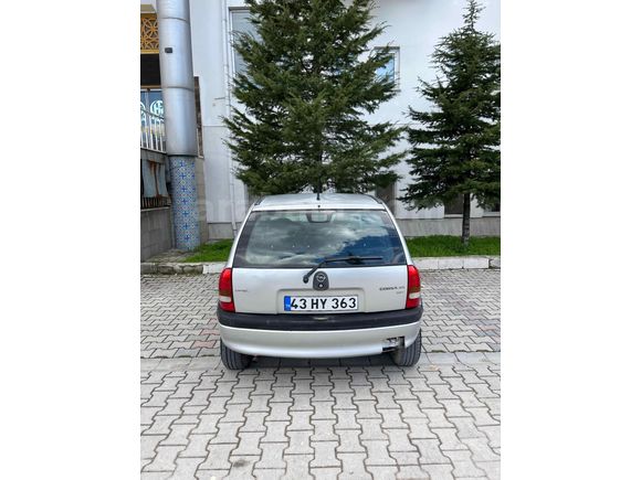 Galeriden Opel Corsa 1.4 100.Yıl 2000 Model Kütahya