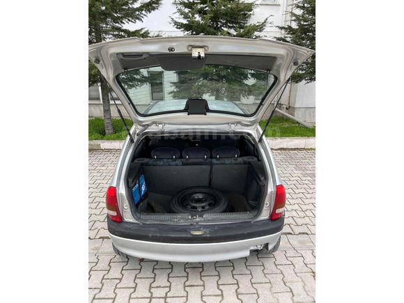 Galeriden Opel Corsa 1.4 100.Yıl 2000 Model Kütahya