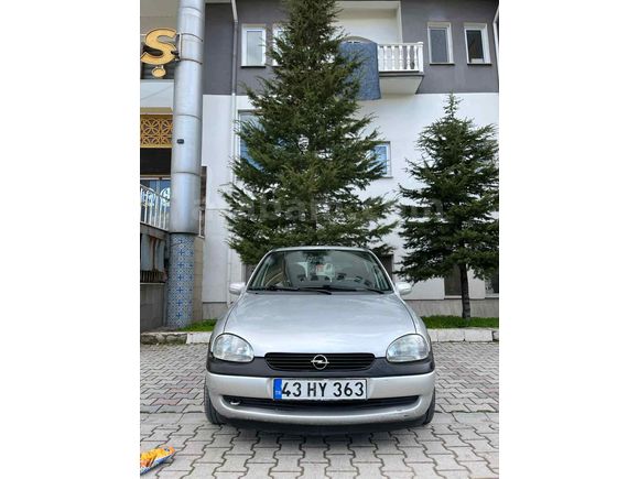 Galeriden Opel Corsa 1.4 100.Yıl 2000 Model Kütahya