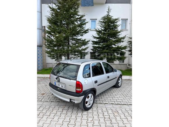 Galeriden Opel Corsa 1.4 100.Yıl 2000 Model Kütahya
