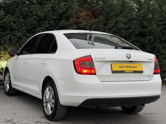 SKODA RAPİD 1.6 TDI ELEGANCE AİLE ARACI BAKIMLI YIPRANMAMIŞ