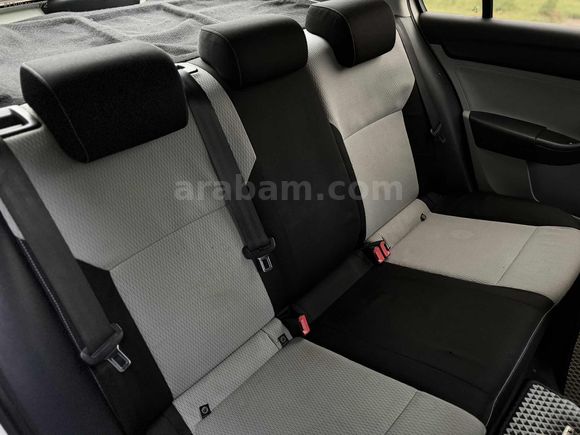 SKODA RAPİD 1.6 TDI ELEGANCE AİLE ARACI BAKIMLI YIPRANMAMIŞ