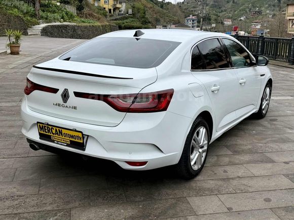 MERCAN DAN 2017 mdl megan 1.6 benzin km 155 bın