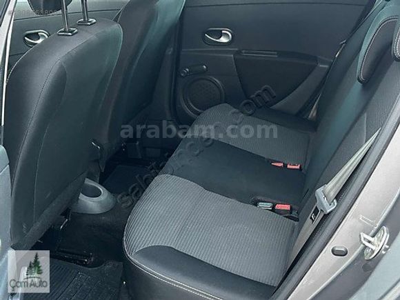 2012 EMSALSİZ TEMİZLİKTE RENAULT Clio 1.2 16V Extreme 121.000 KM