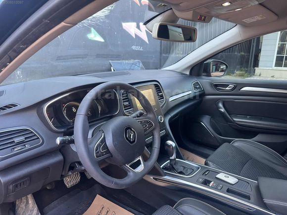 DREAM GARAGE'DAN DÜŞÜK KM MEGANE 4