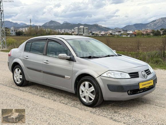 2004 MEGAN DYNAMİQUE HATASIZ DEĞİŞENSİZ İKİ PARÇA BOYALI