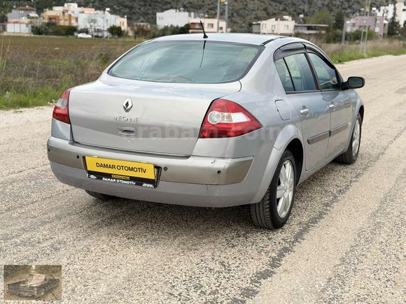 2004 MEGAN DYNAMİQUE HATASIZ DEĞİŞENSİZ İKİ PARÇA BOYALI