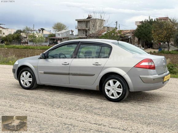 2004 MEGAN DYNAMİQUE HATASIZ DEĞİŞENSİZ İKİ PARÇA BOYALI
