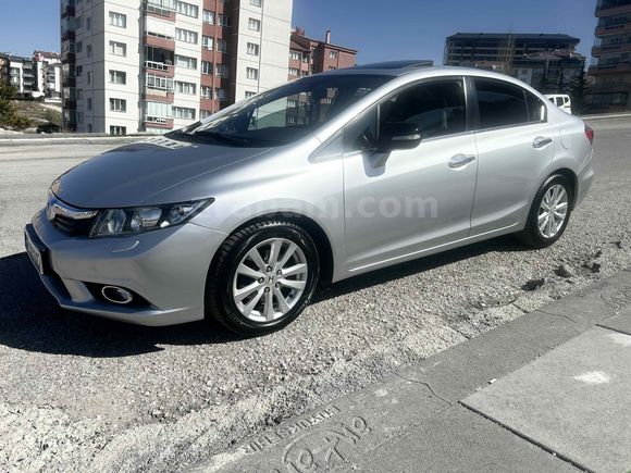 Sahibinden Honda Civic 1.6i VTEC ECO Elegance 2013 Model 