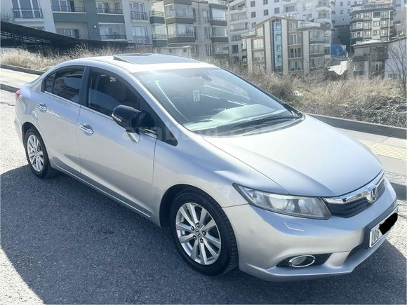 Sahibinden Honda Civic 1.6i VTEC ECO Elegance 2013 Model 
