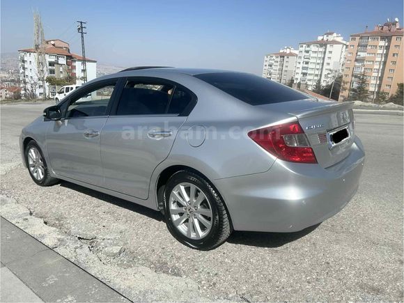 Sahibinden Honda Civic 1.6i VTEC ECO Elegance 2013 Model 