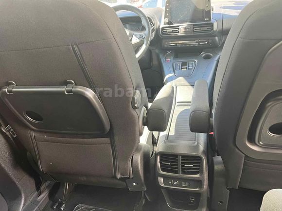 Galeriden Opel Combo 1.5 CDTI Ultimate 2024 Model İstanbul