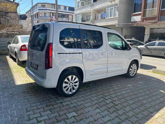 Galeriden Opel Combo 1.5 CDTI Ultimate 2024 Model İstanbul