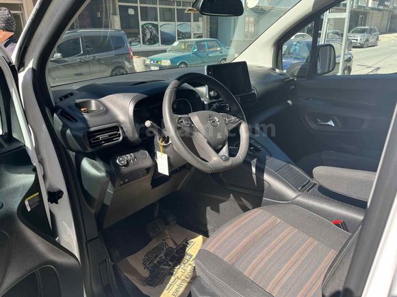 Galeriden Opel Combo 1.5 CDTI Ultimate 2024 Model İstanbul