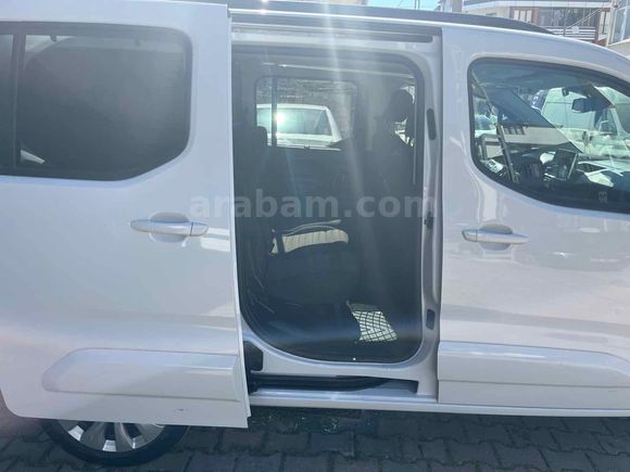Galeriden Opel Combo 1.5 CDTI Ultimate 2024 Model İstanbul
