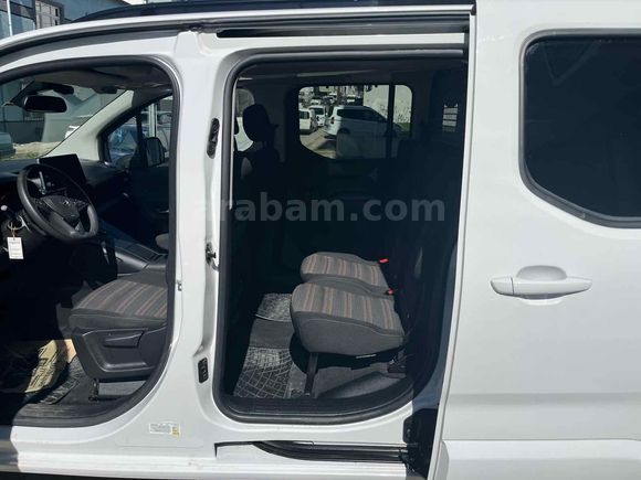 Galeriden Opel Combo 1.5 CDTI Ultimate 2024 Model İstanbul