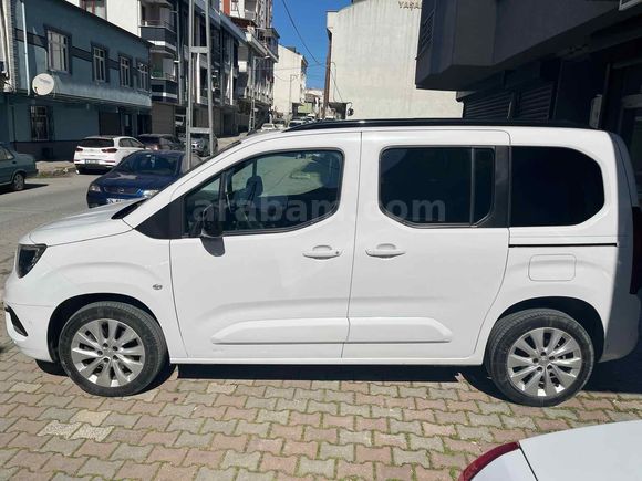 Galeriden Opel Combo 1.5 CDTI Ultimate 2024 Model İstanbul