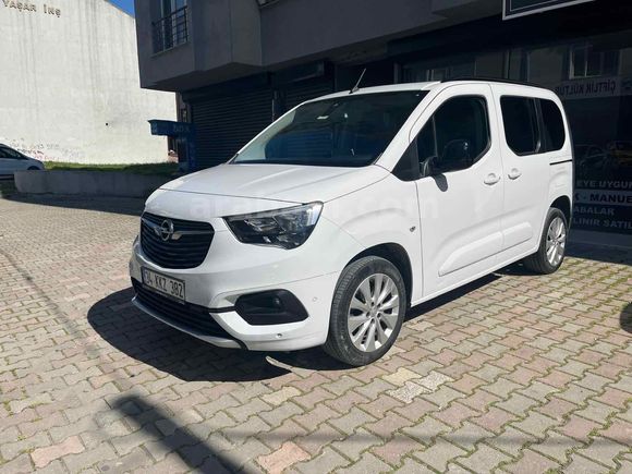 Galeriden Opel Combo 1.5 CDTI Ultimate 2024 Model İstanbul